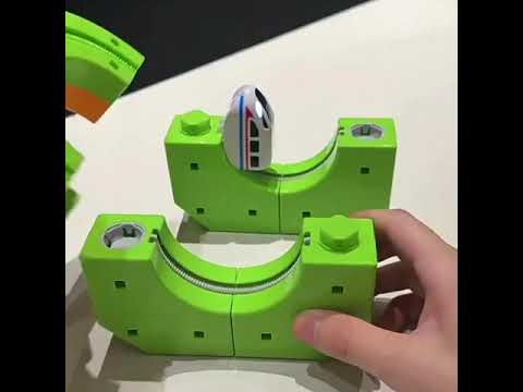 3D Interlocking Train Track Building Set | Free-Form Infinite Loop Orbital Track Play Set 123pc